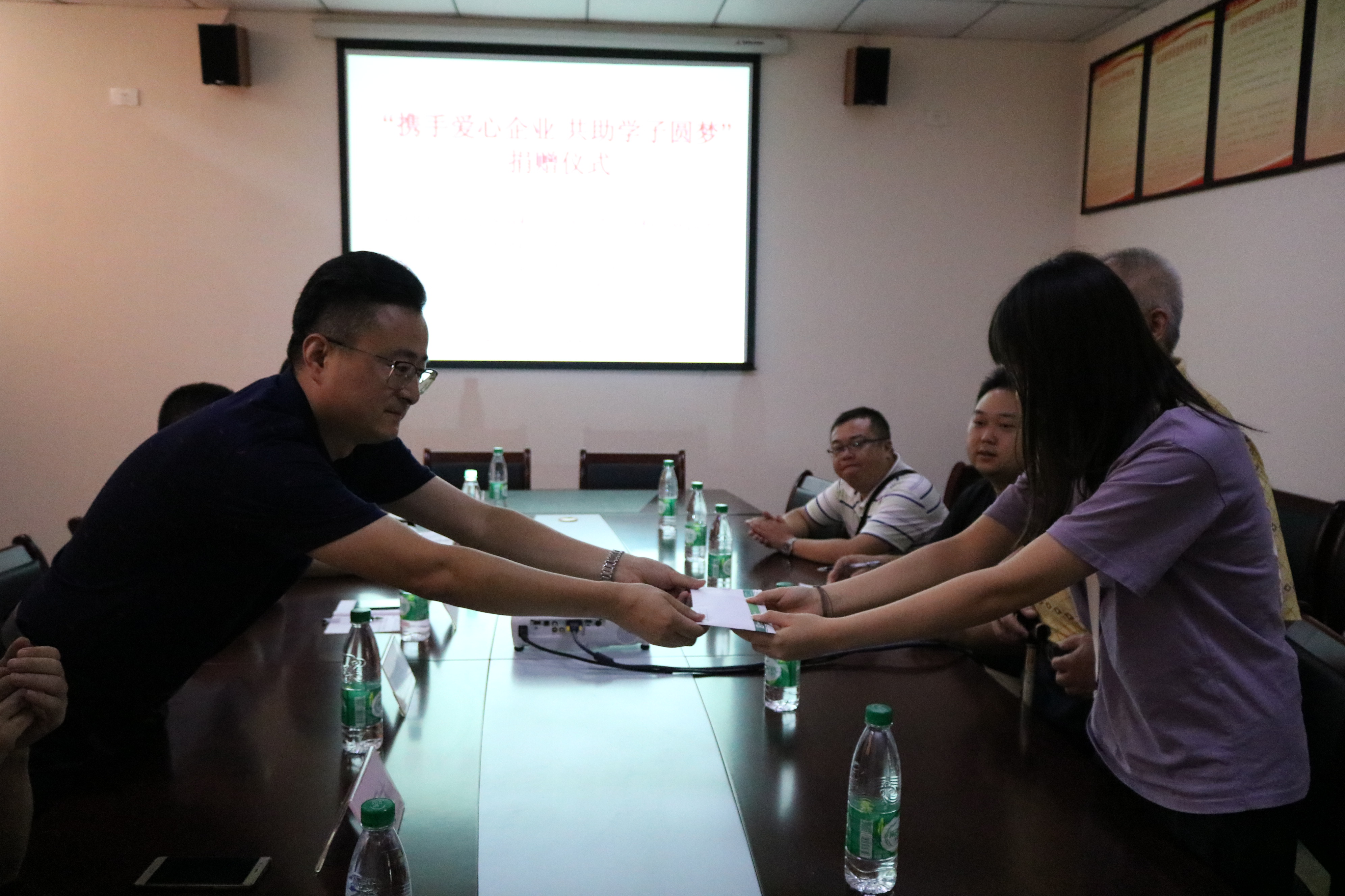 愛心點燃希望，善行成就夢想 ——中天電廢獻愛心助學子圓夢