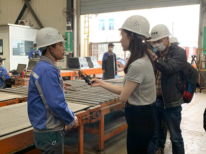 重慶電視臺對中天電廢進行專題采訪
