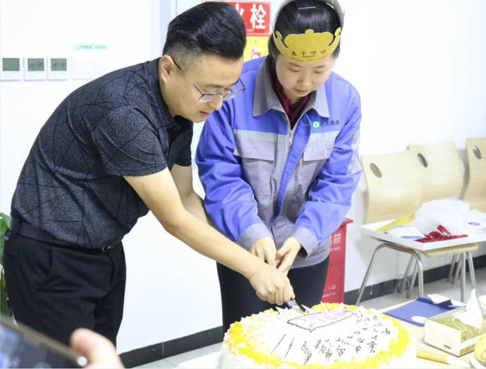 攜手同心，感恩有你 ——中天電廢9月員工集體生日會